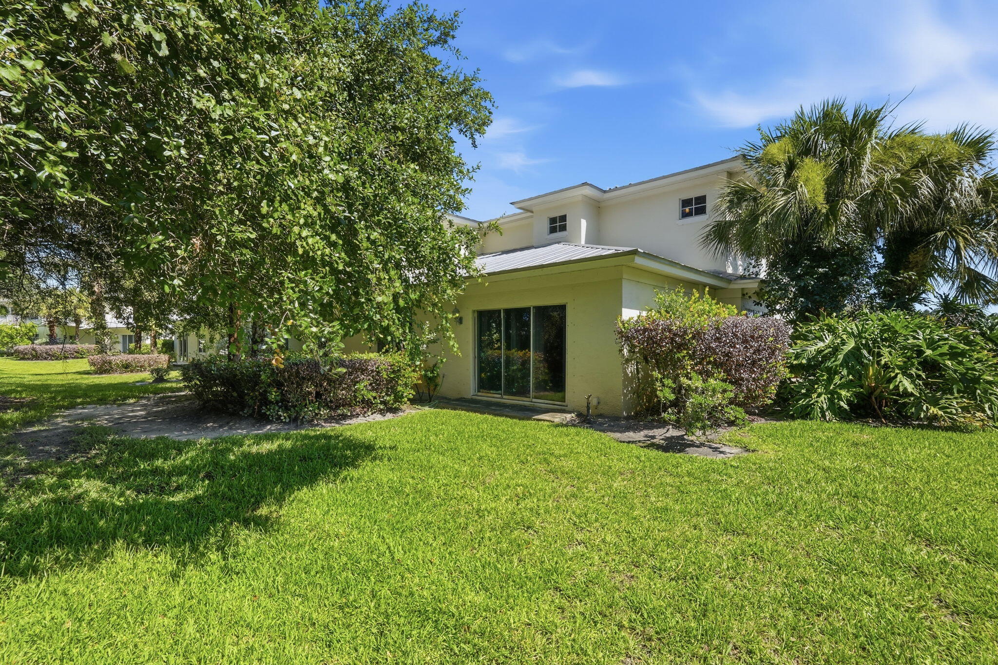 RIVER OAKS - Residential