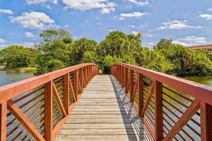 LAVERS DELRAY RACQUET CLUB CONDO - Residential Lease