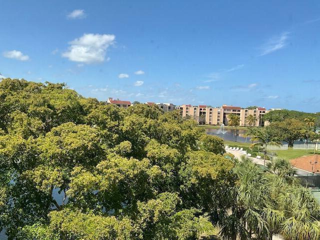LAVERS DELRAY RACQUET CLUB CONDO - Residential Lease