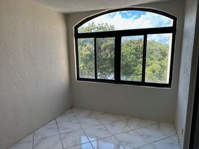 LAVERS DELRAY RACQUET CLUB CONDO - Residential Lease