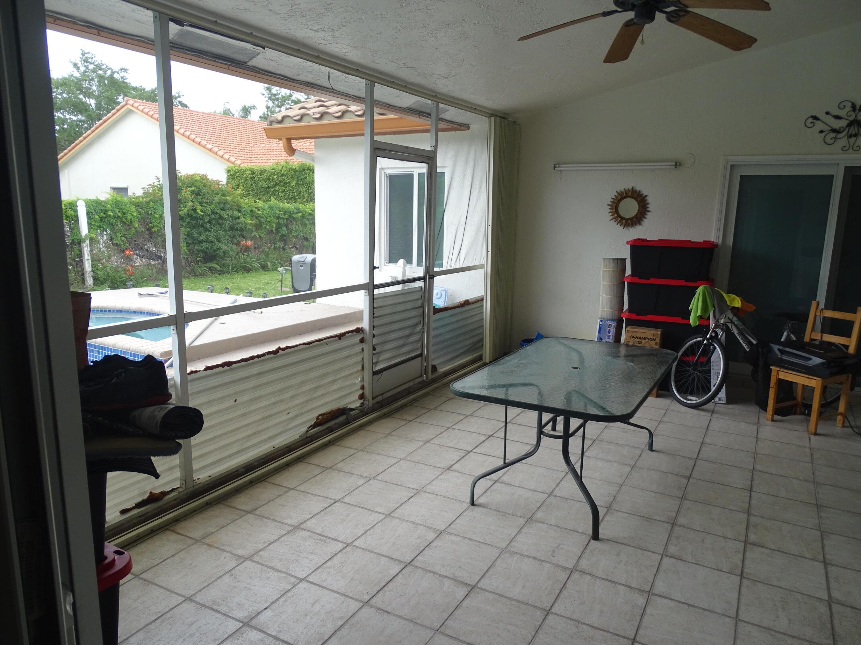 ADDISON COURT - Residential