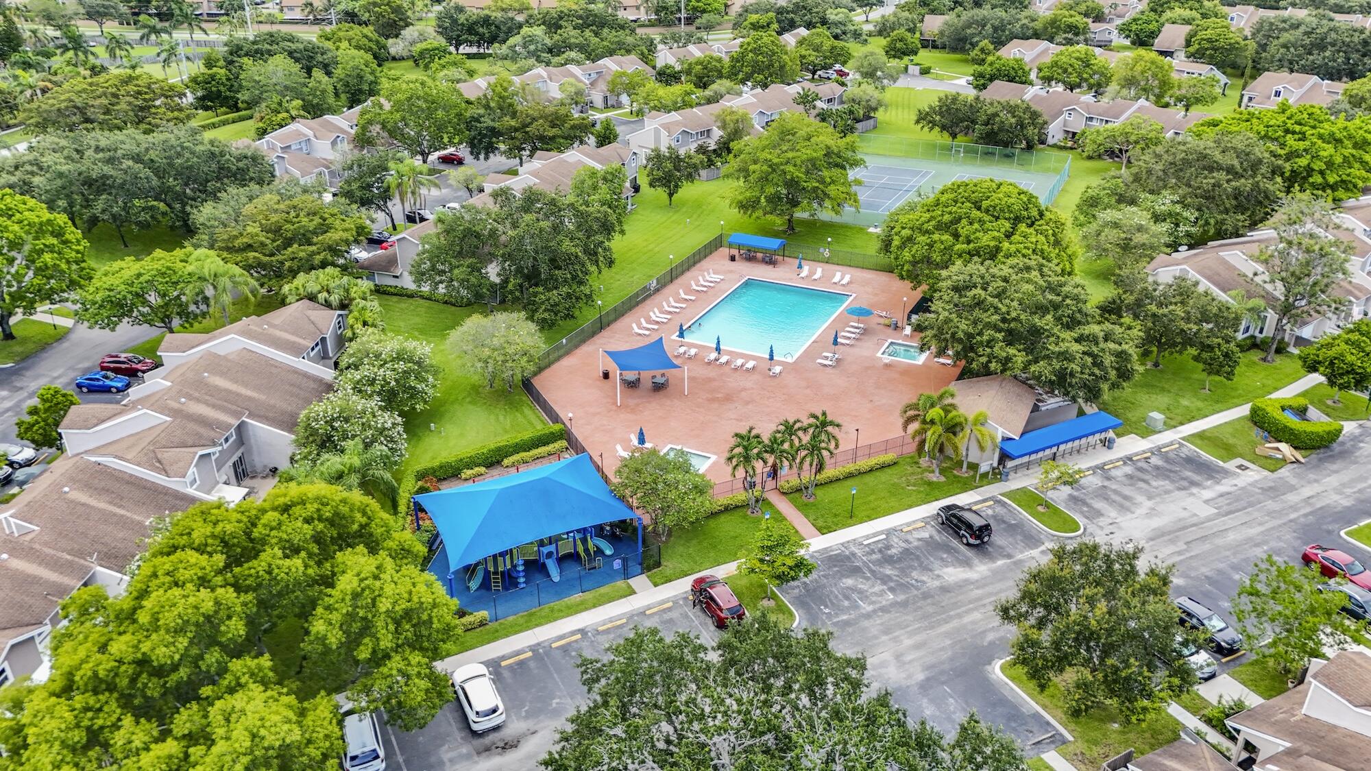 WOODGATE CONDOMINIUM 31 - Residential