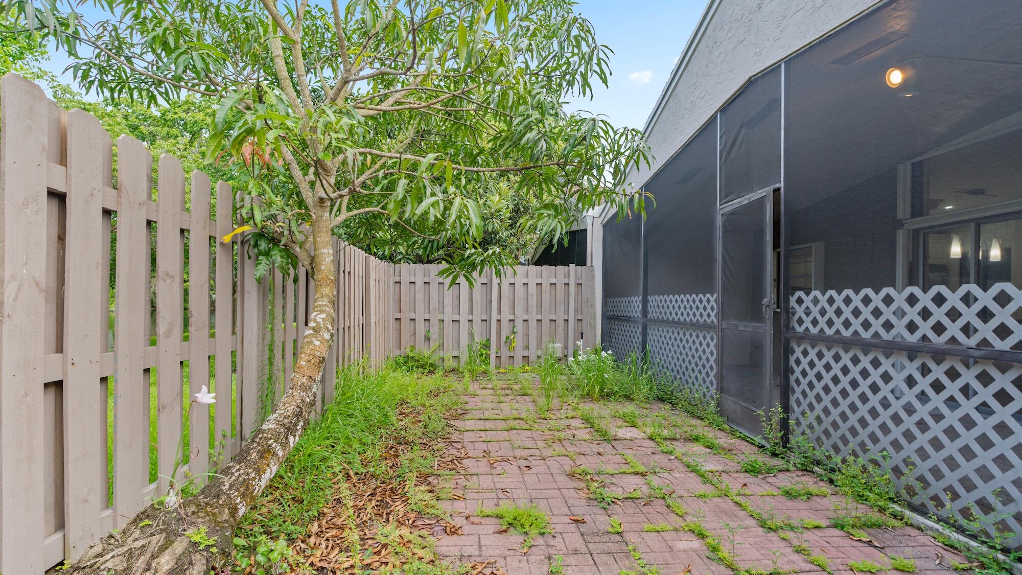 WOODGATE CONDOMINIUM 31 - Residential