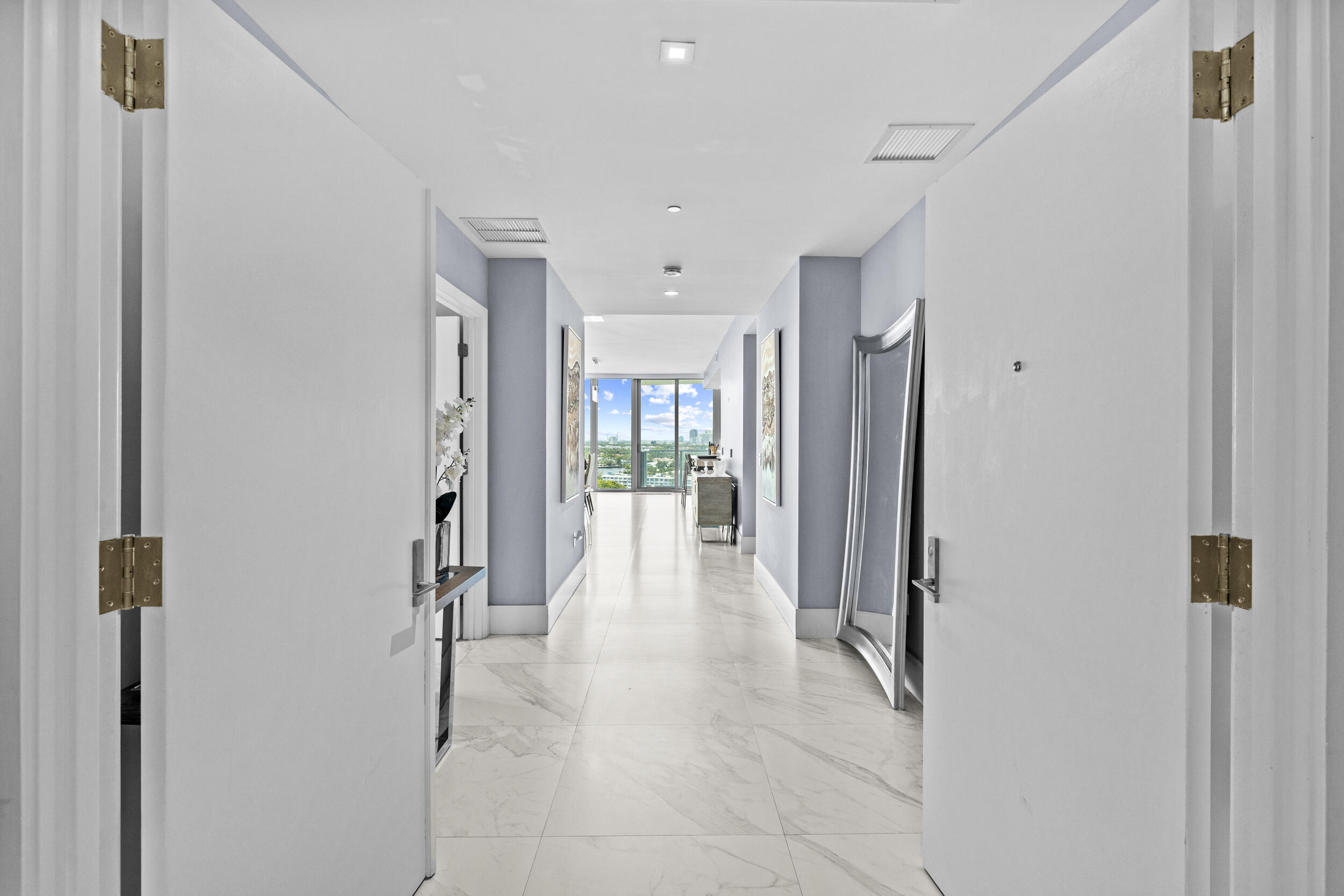 PARAMOUNT FT LAUDERDALE CONDO - Residential Lease