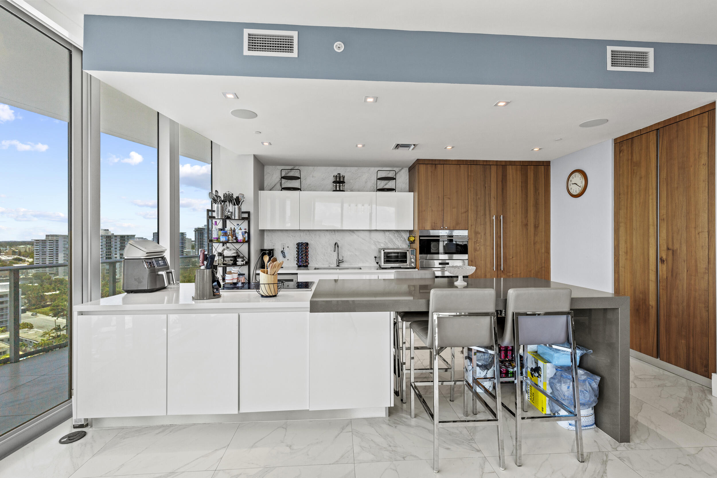 PARAMOUNT FT LAUDERDALE CONDO - Residential Lease