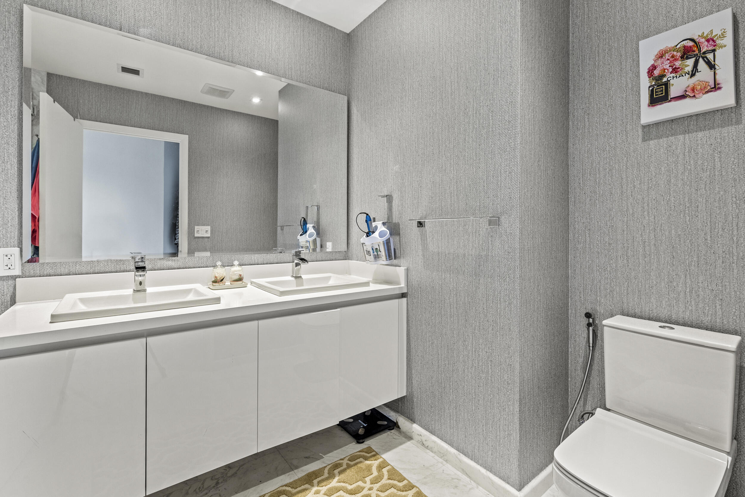 PARAMOUNT FT LAUDERDALE CONDO - Residential Lease