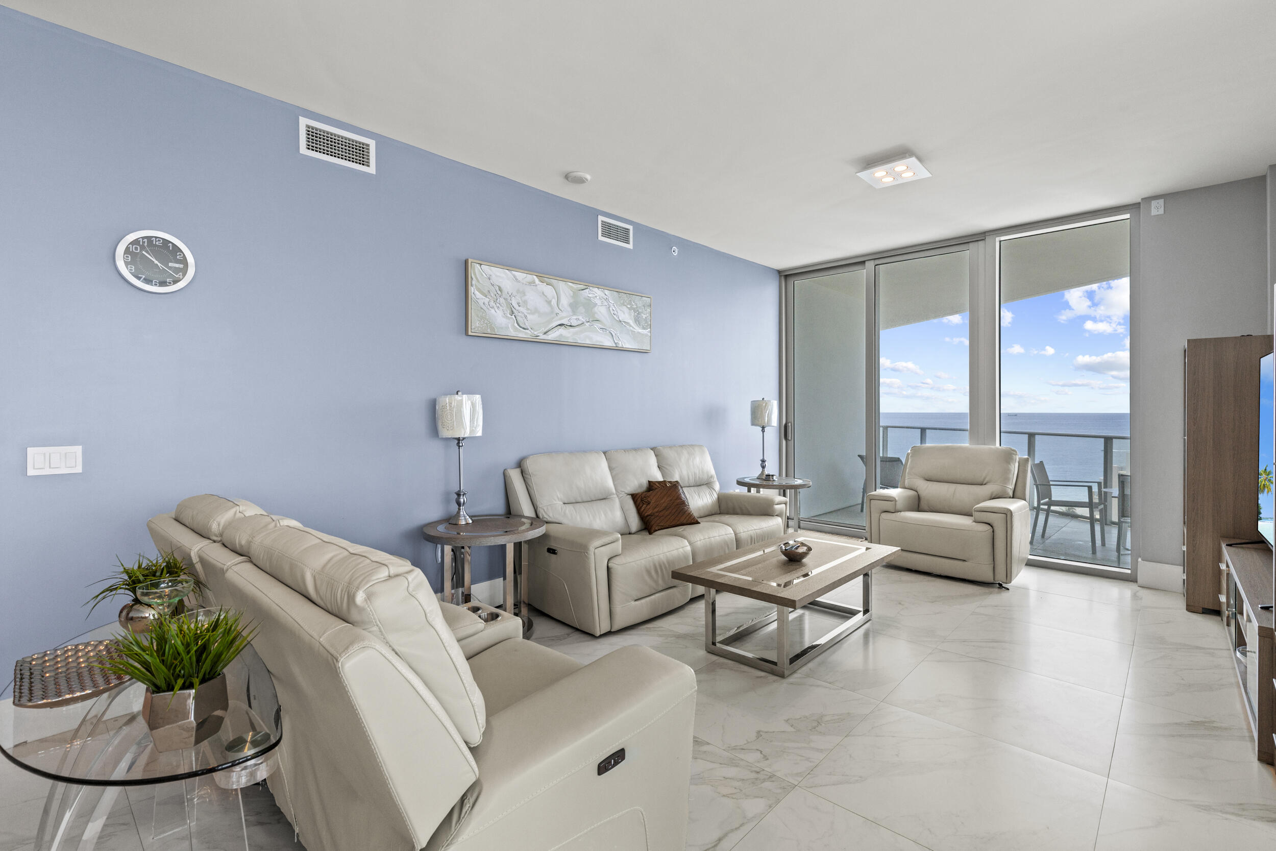 PARAMOUNT FT LAUDERDALE CONDO - Residential Lease