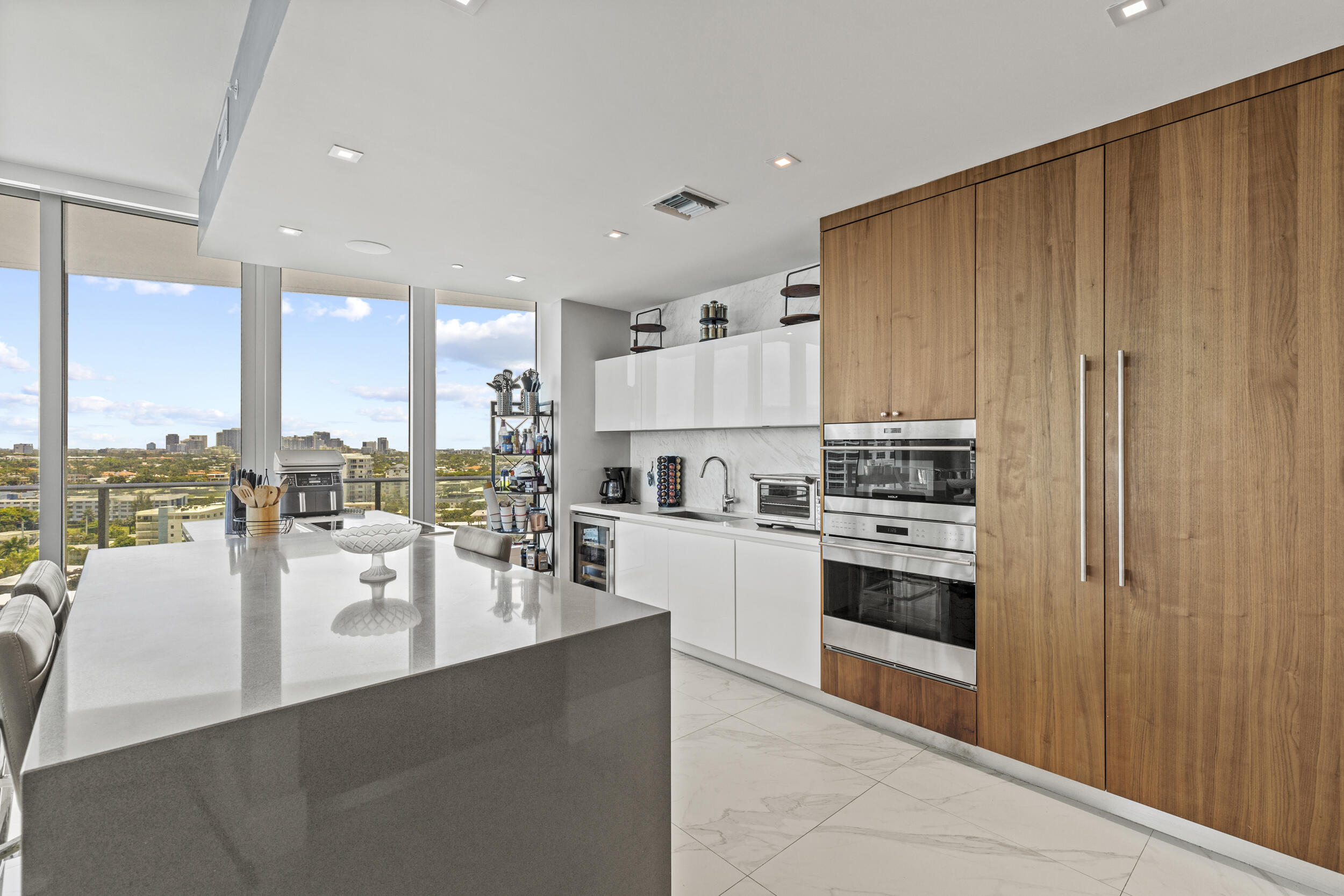 PARAMOUNT FT LAUDERDALE CONDO - Residential Lease