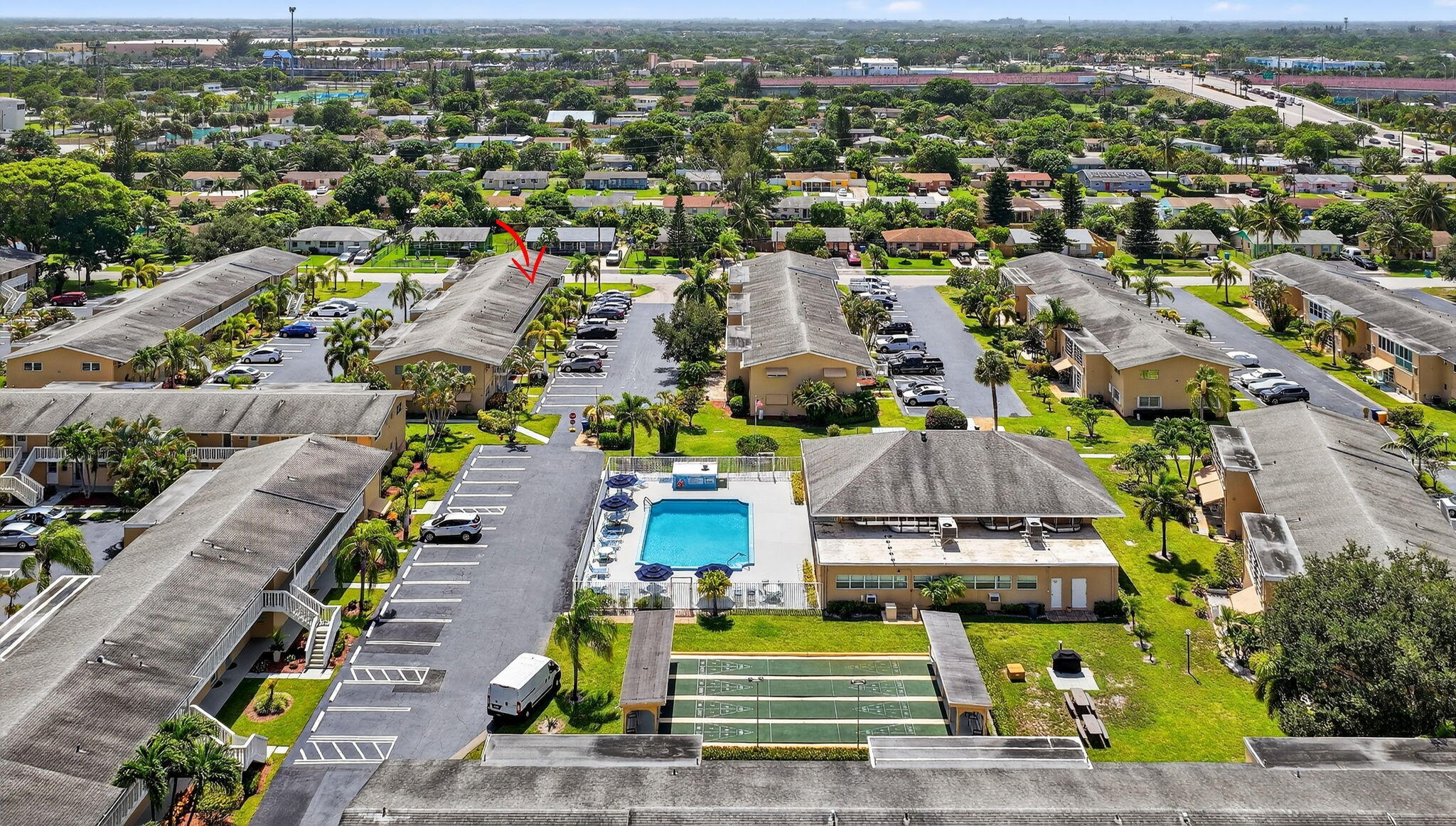 VILLAGE ROYALE CONDO 8 - Residential