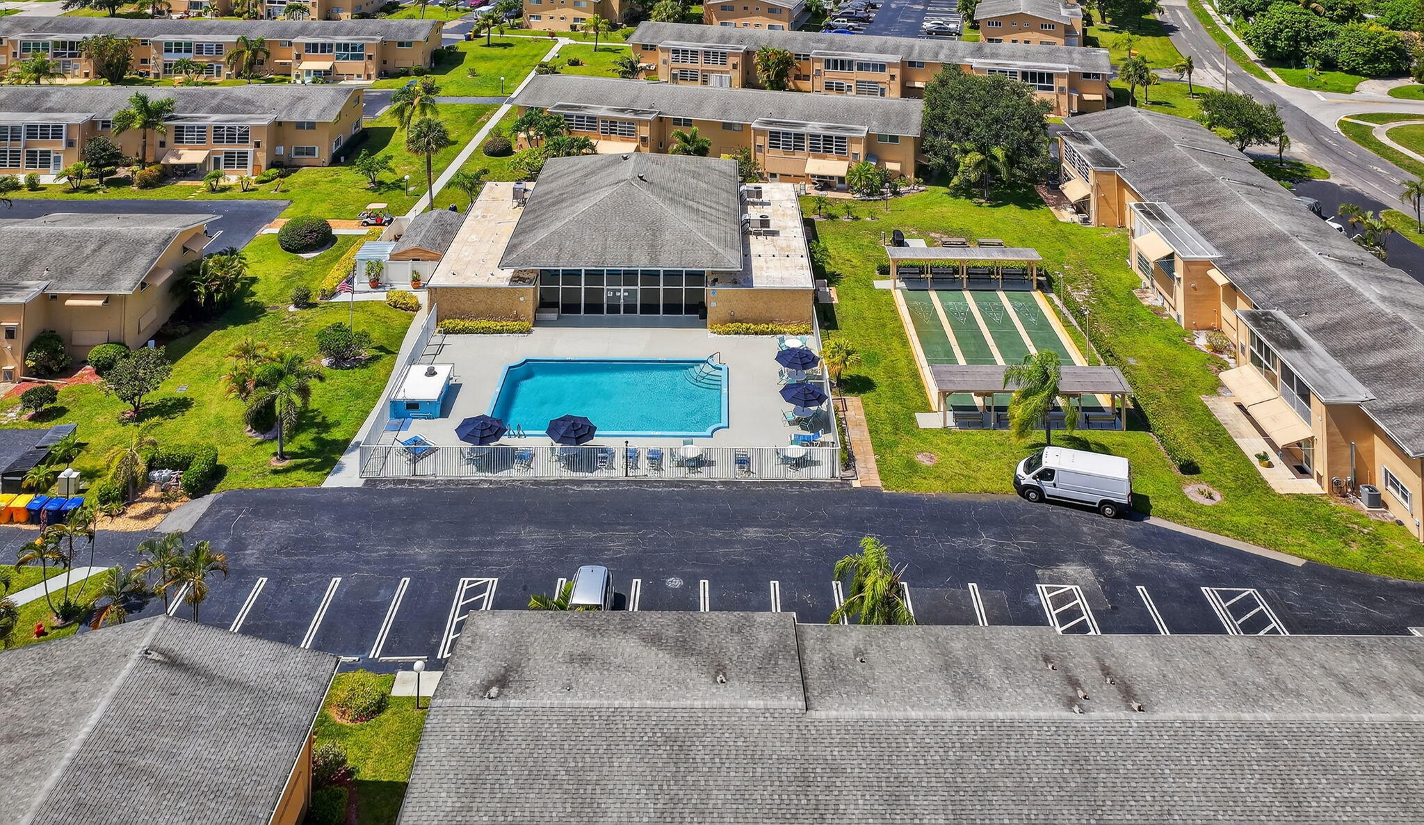 VILLAGE ROYALE CONDO 8 - Residential