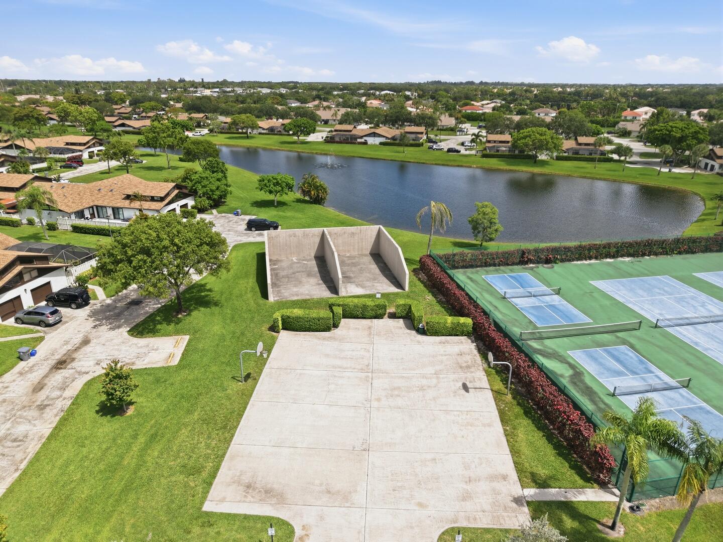 BOCA GARDENS - Residential