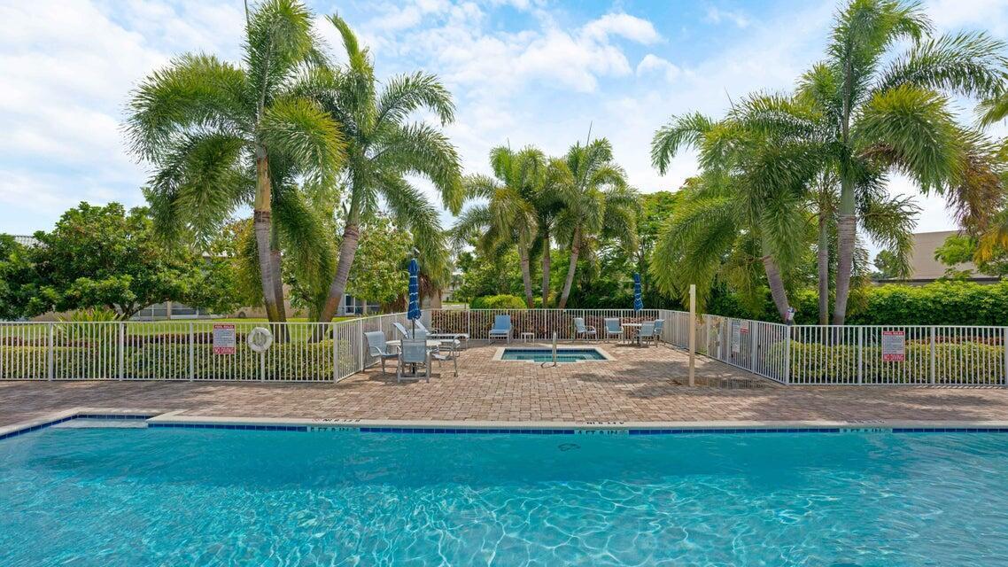 SANDALFOOT SOUTH TWO CONDO OR2089P775 - Residential