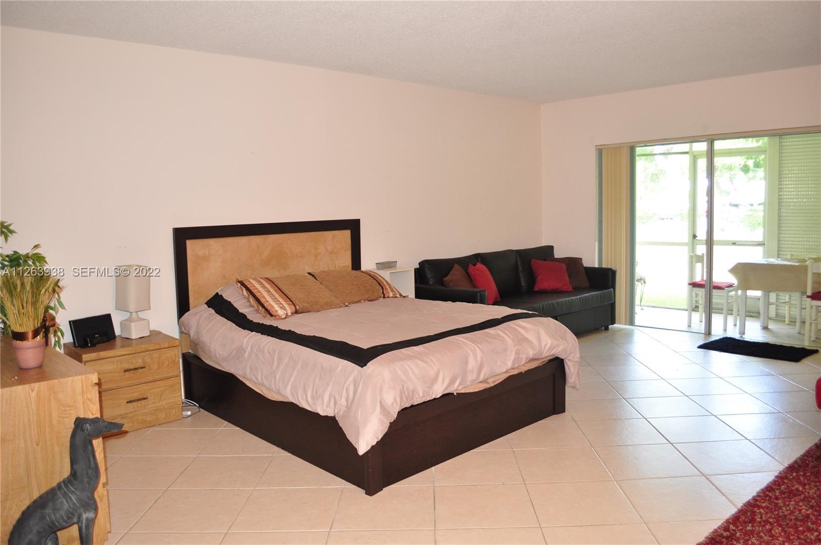 SANDALFOOT SOUTH TWO CONDO OR2089P775 - Residential
