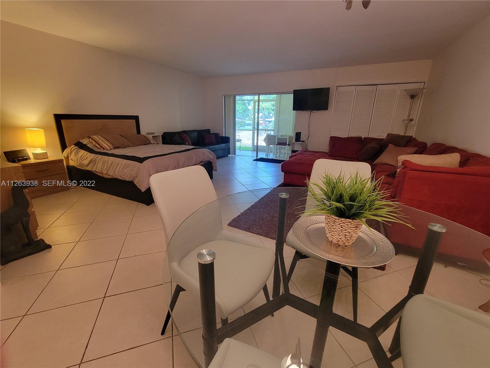 SANDALFOOT SOUTH TWO CONDO OR2089P775 - Residential