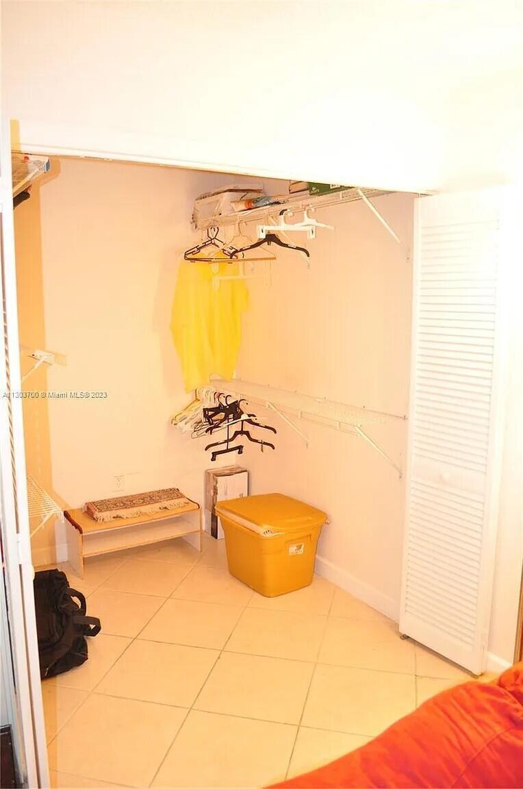 SANDALFOOT SOUTH TWO CONDO OR2089P775 - Residential