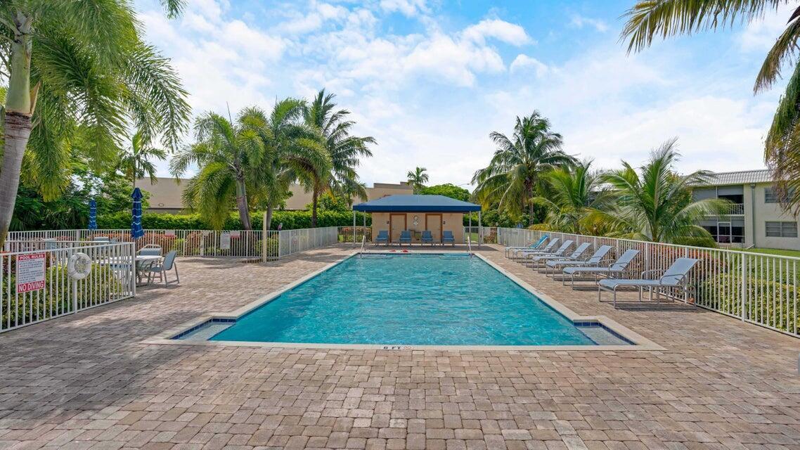 SANDALFOOT SOUTH TWO CONDO OR2089P775 - Residential