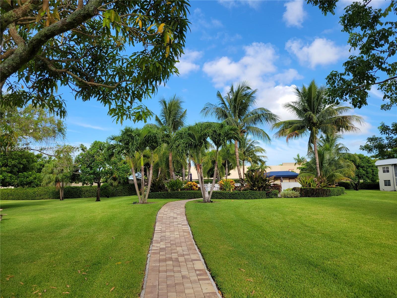 SANDALFOOT SOUTH TWO CONDO OR2089P775 - Residential