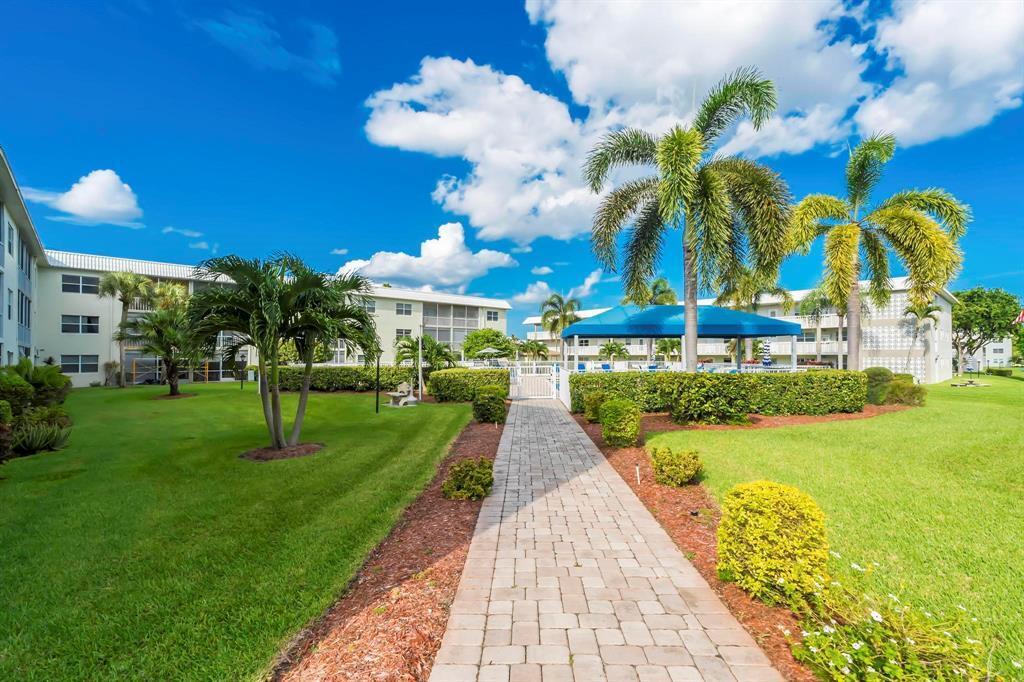 SANDALFOOT SOUTH TWO CONDO OR2089P775 - Residential