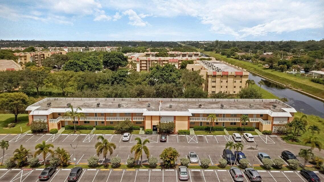 SANDALFOOT SOUTH TWO CONDO OR2089P775 - Residential