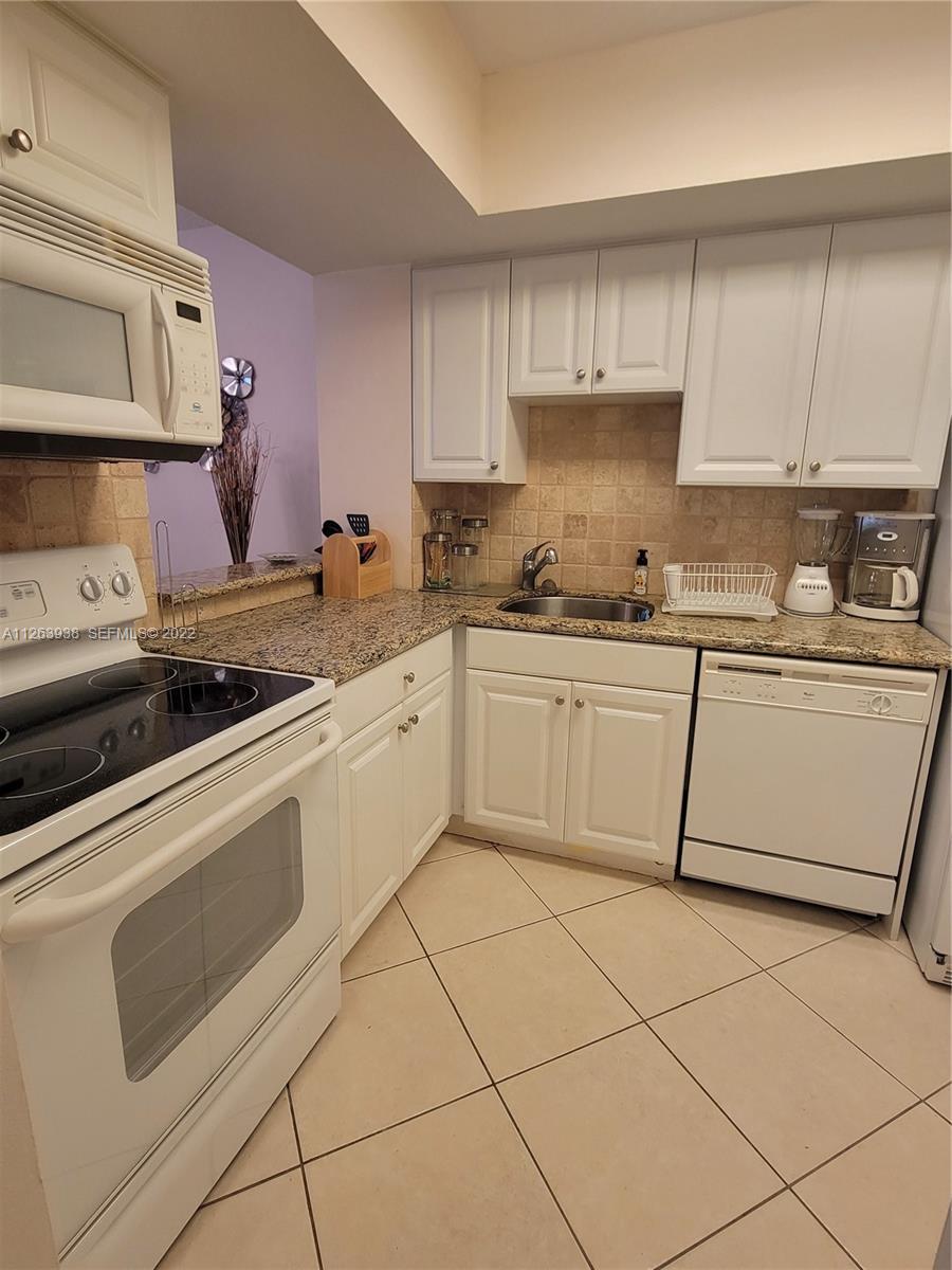 SANDALFOOT SOUTH TWO CONDO OR2089P775 - Residential