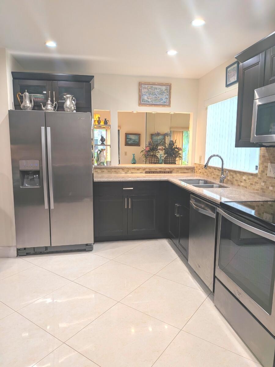 Estada - Residential Lease