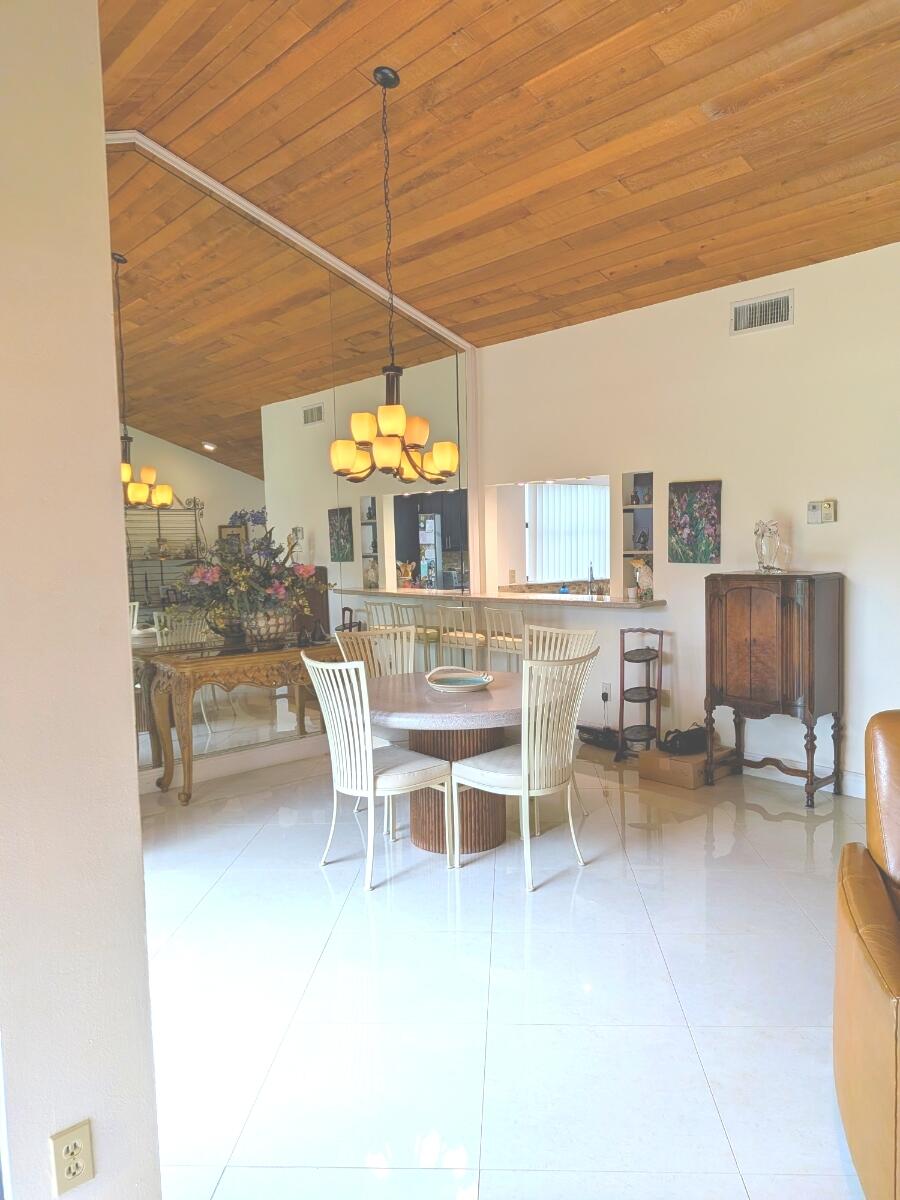 Estada - Residential Lease