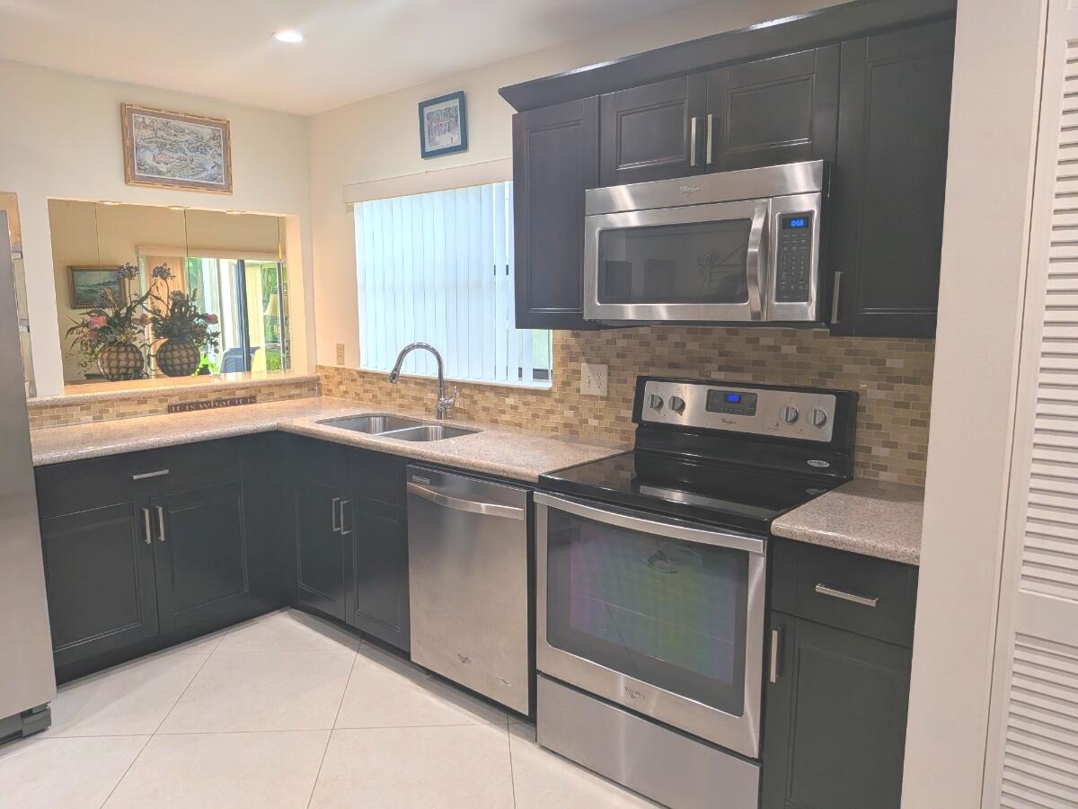 Estada - Residential Lease