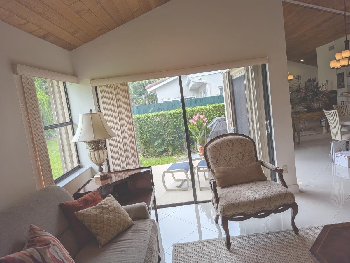 Estada - Residential Lease
