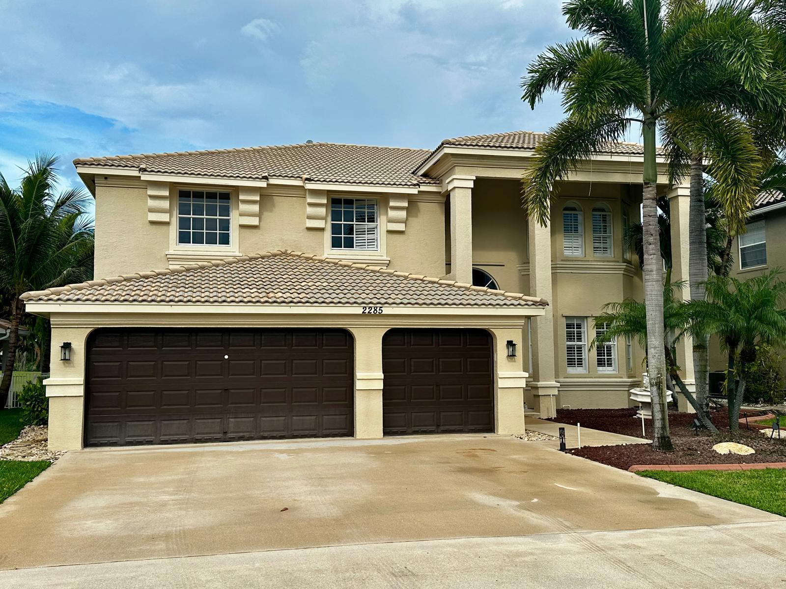Beautiful Golf  & Lake Front Home in desirable Madison Green Community! Motivated Seller! A desired model in the area where entering the home you are greeted with a Grand Spiral Staircase! Beautiful white cabinet Kitchen open to the Family Room. Formal Living Room is open to the Dining Room.  House is equipped with plantation shutters. The upstairs Master Bedroom Suite is Large with Huge Walk-In California closet and with unique door that when closed looks like a bookshelf. Master Bath with large soaking tub, walk-thru shower, lots of counter space and storage. All bedrooms have built-in closets.  Enjoy resort-style amenities including an elegant clubhouse, fitness center, Olympic size heated pool, jacuzzi, basketball & pickleball courts, Kids splash area & playground.