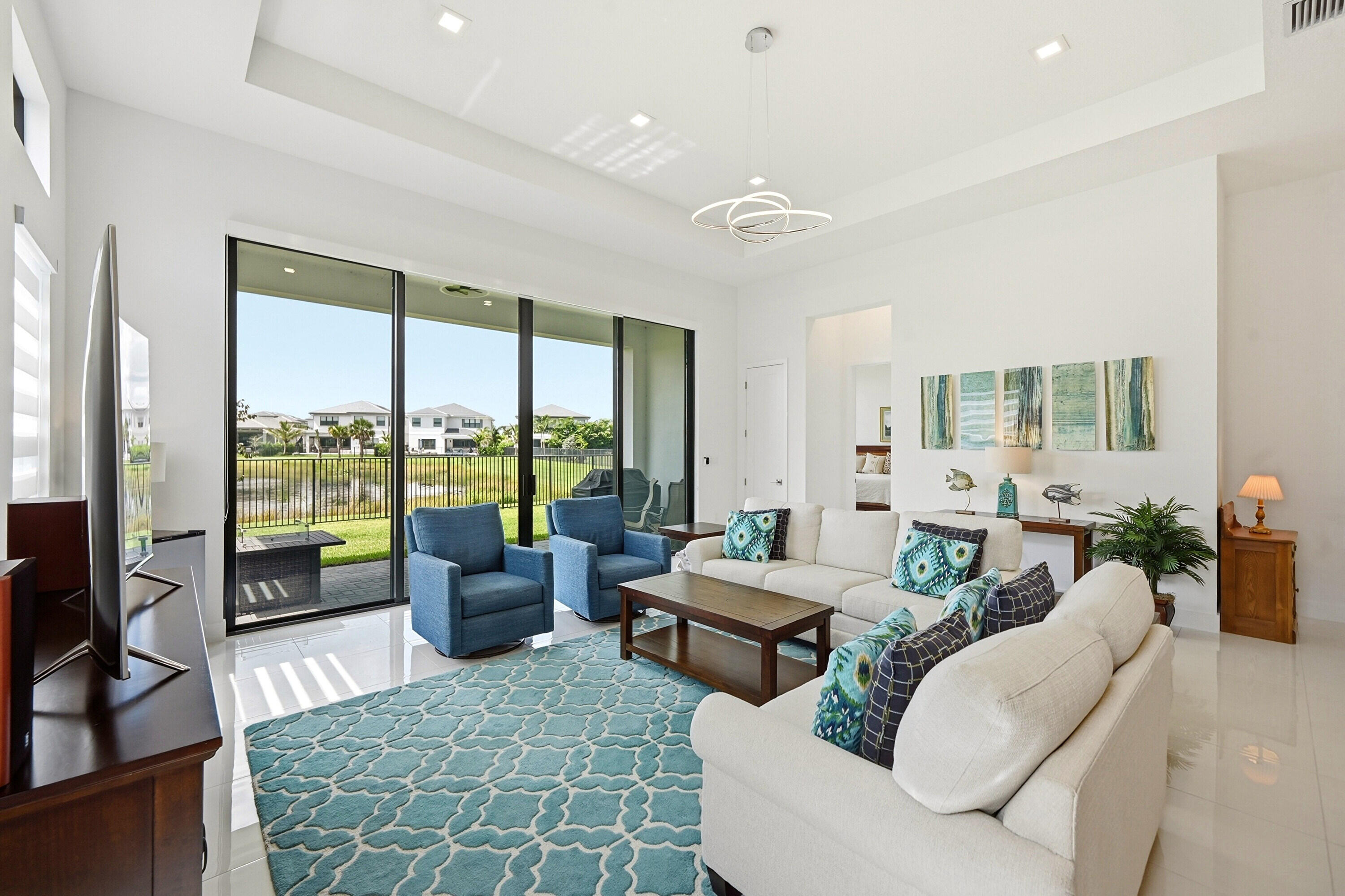 AVENIR POD - Residential Lease