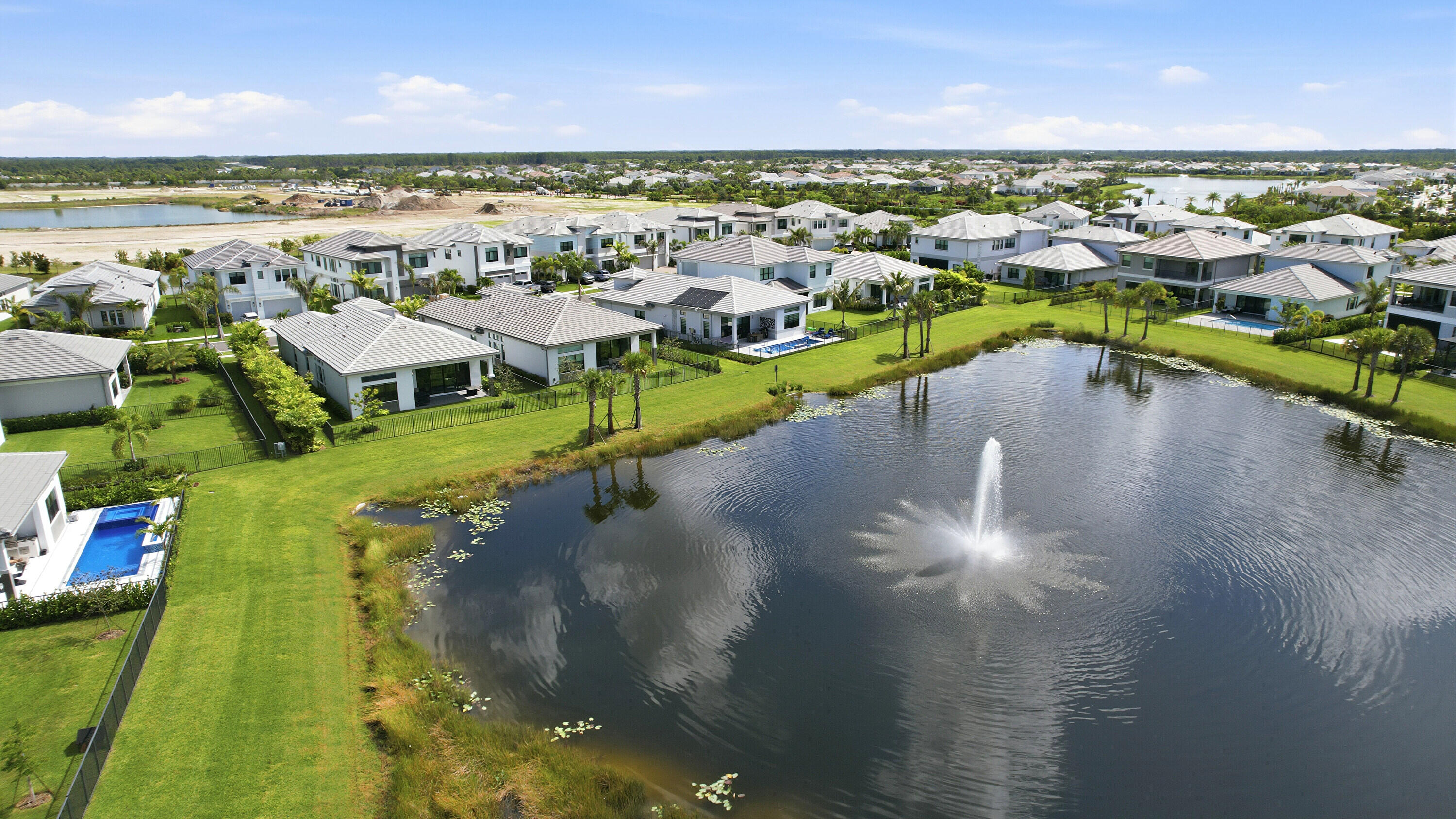 AVENIR POD - Residential Lease