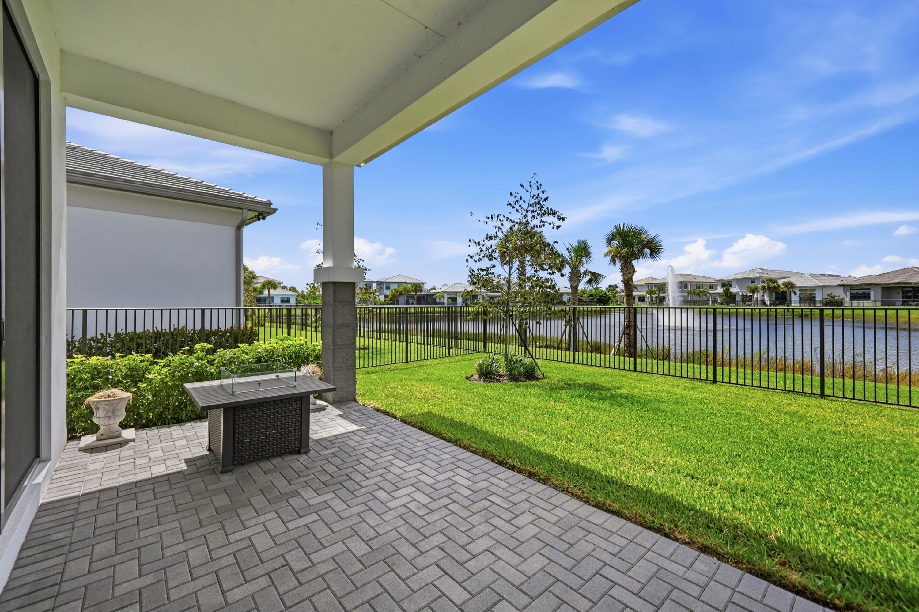 AVENIR POD - Residential Lease