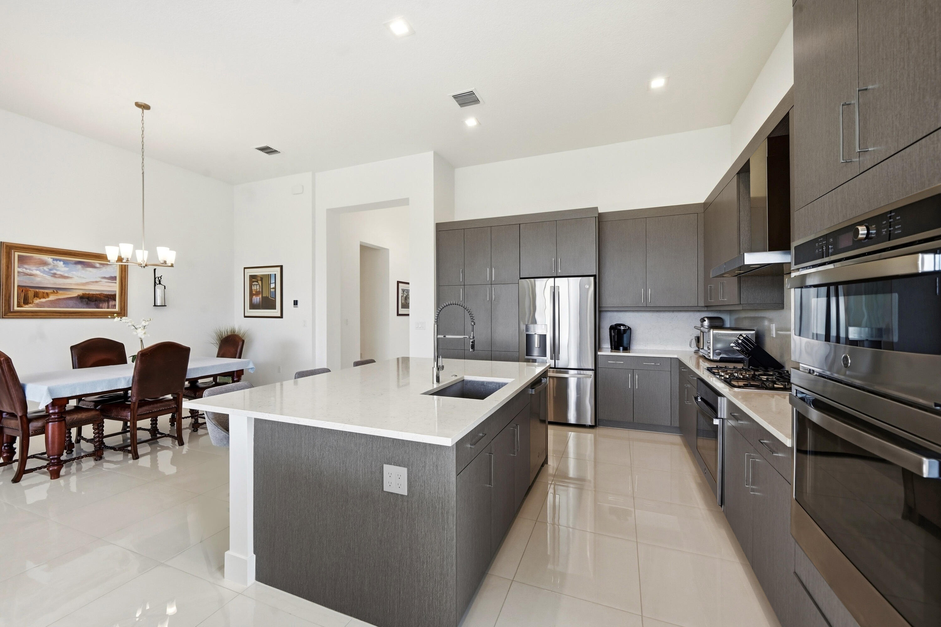 AVENIR POD - Residential Lease