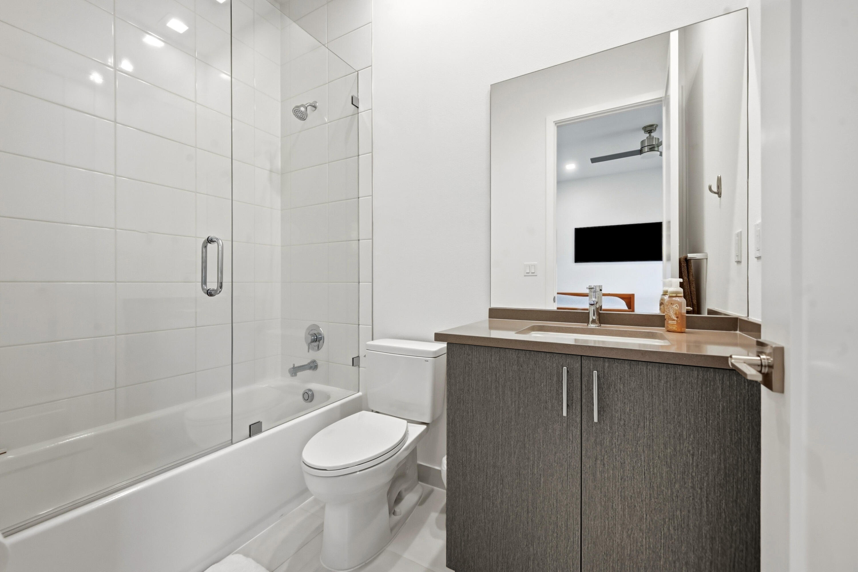 AVENIR POD - Residential Lease