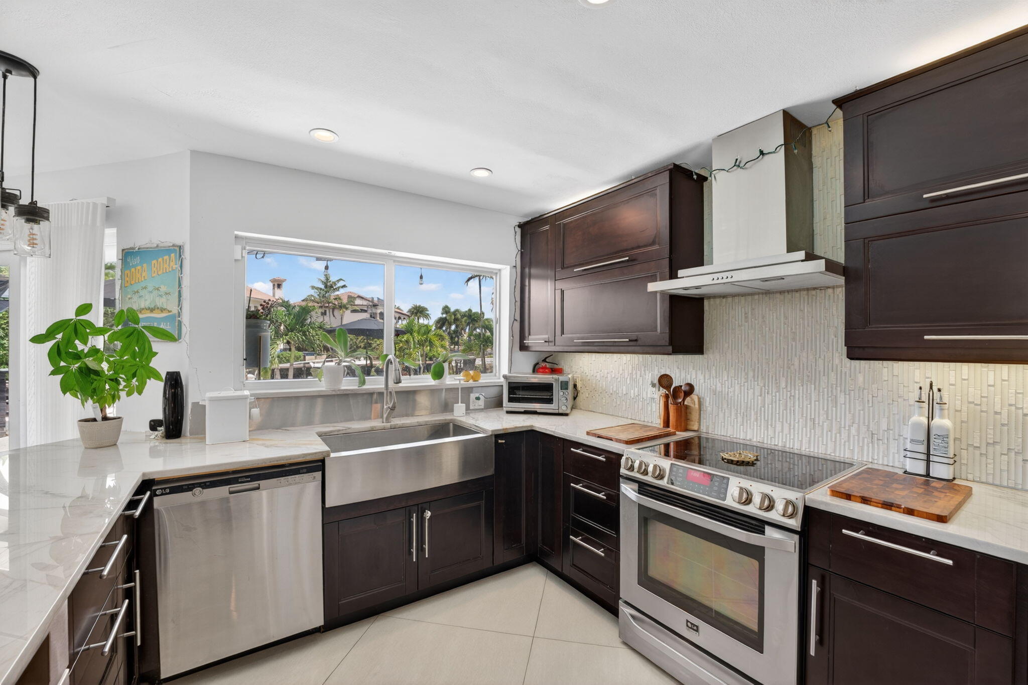 SANTA BARBARA SHORES - Residential Lease