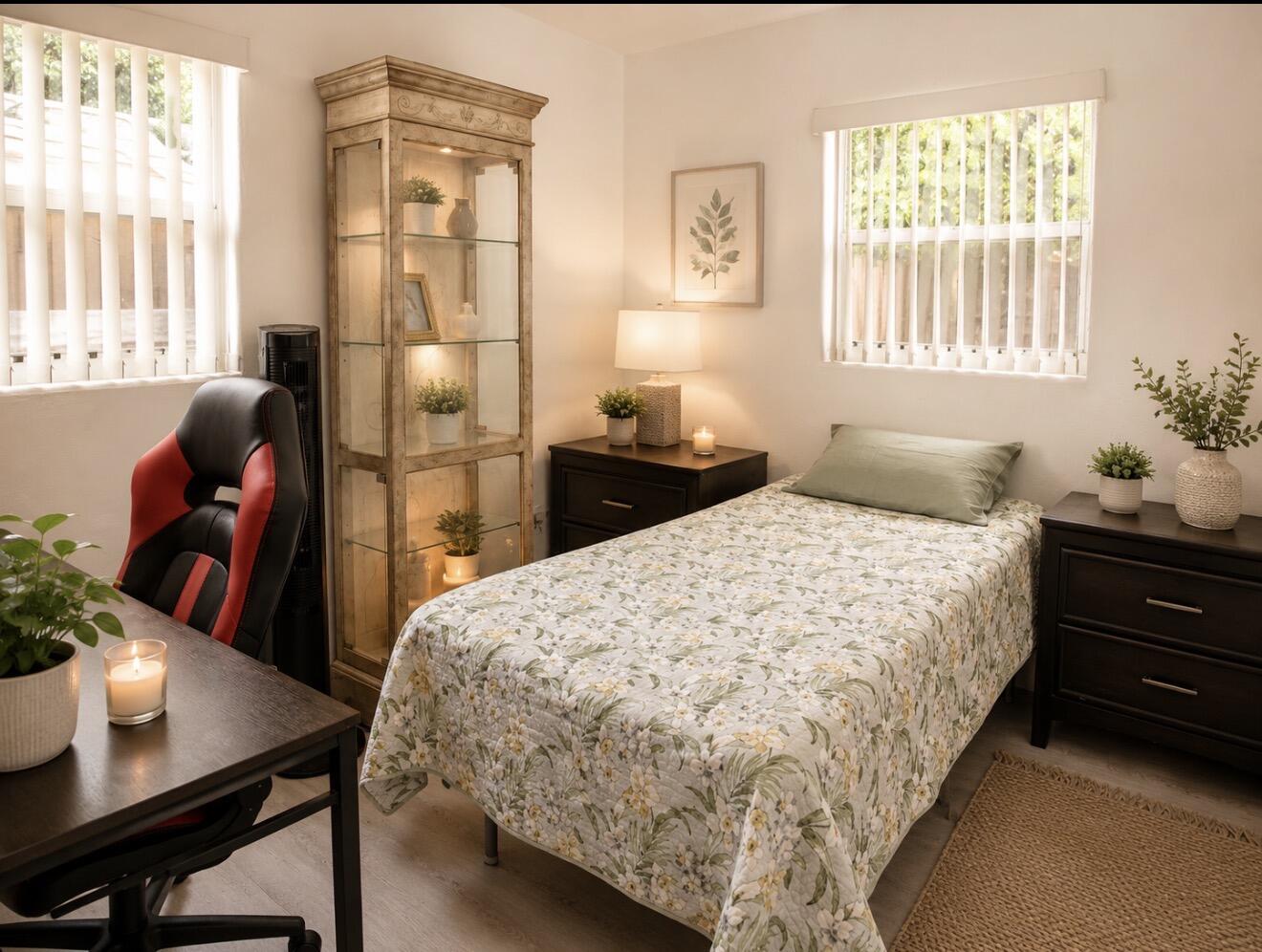SEMINOLE MANOR 1 - Residential