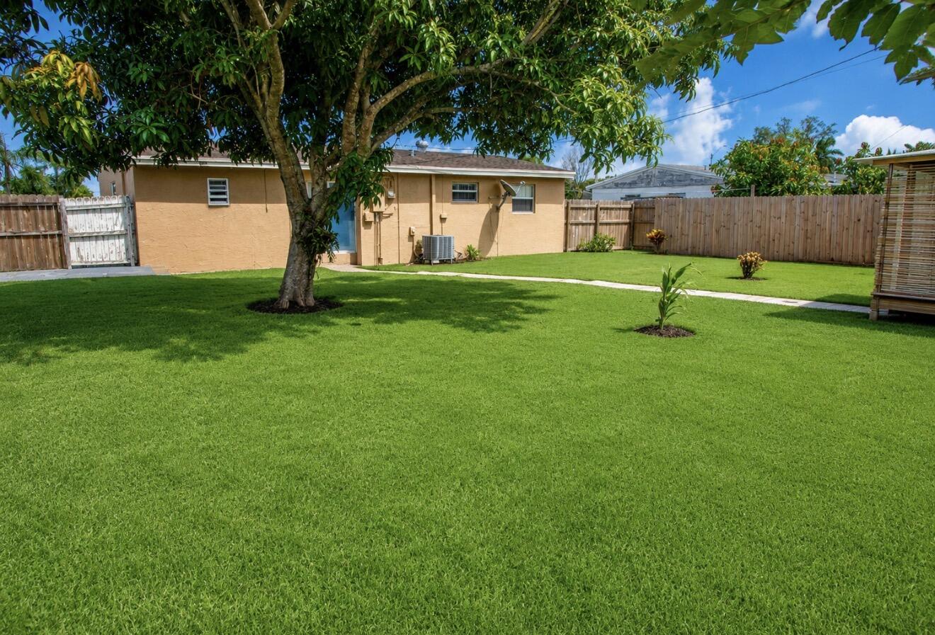 SEMINOLE MANOR 1 - Residential