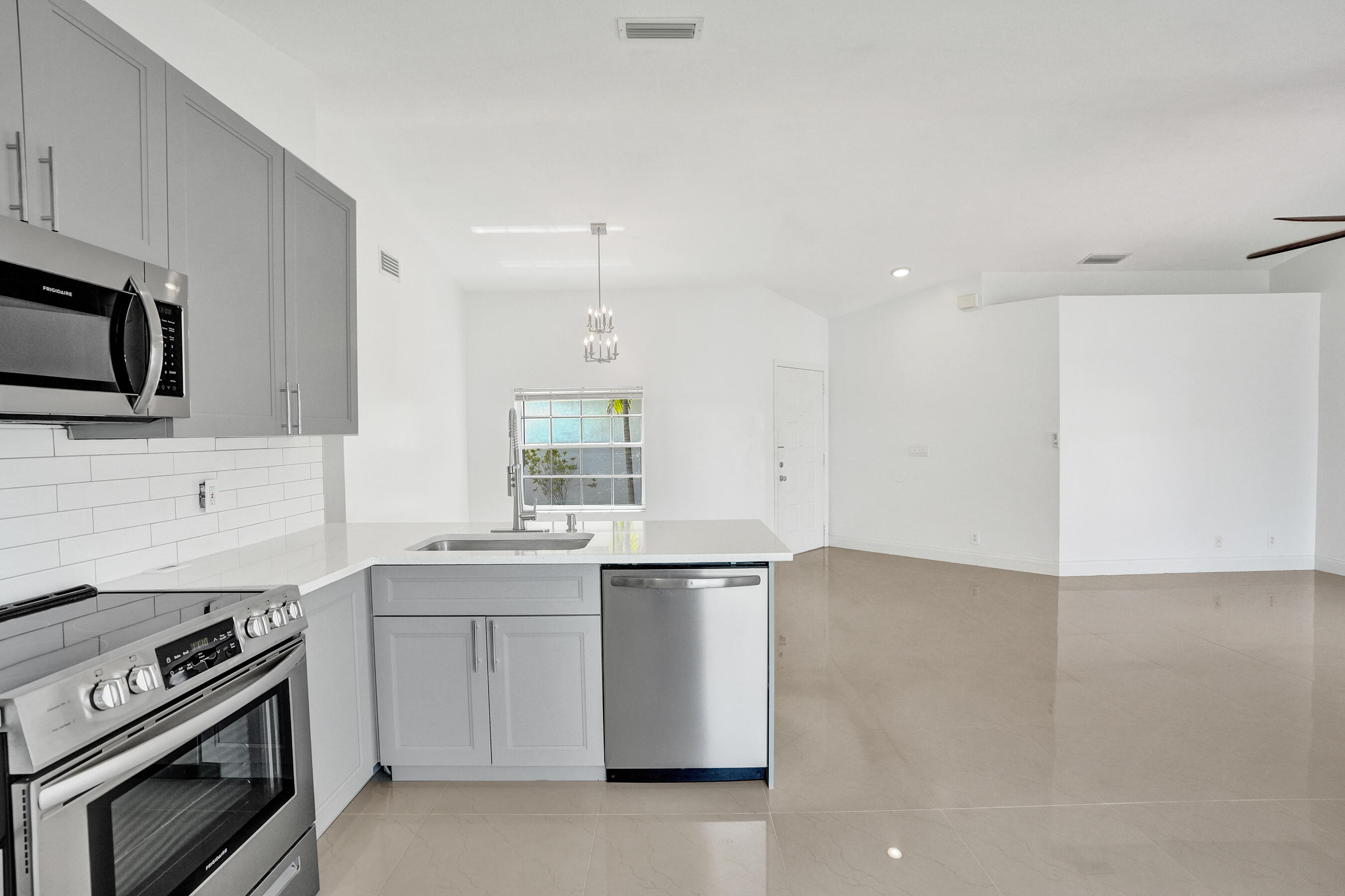 SILVER LAKES PHASE II REPLAT - Residential Lease