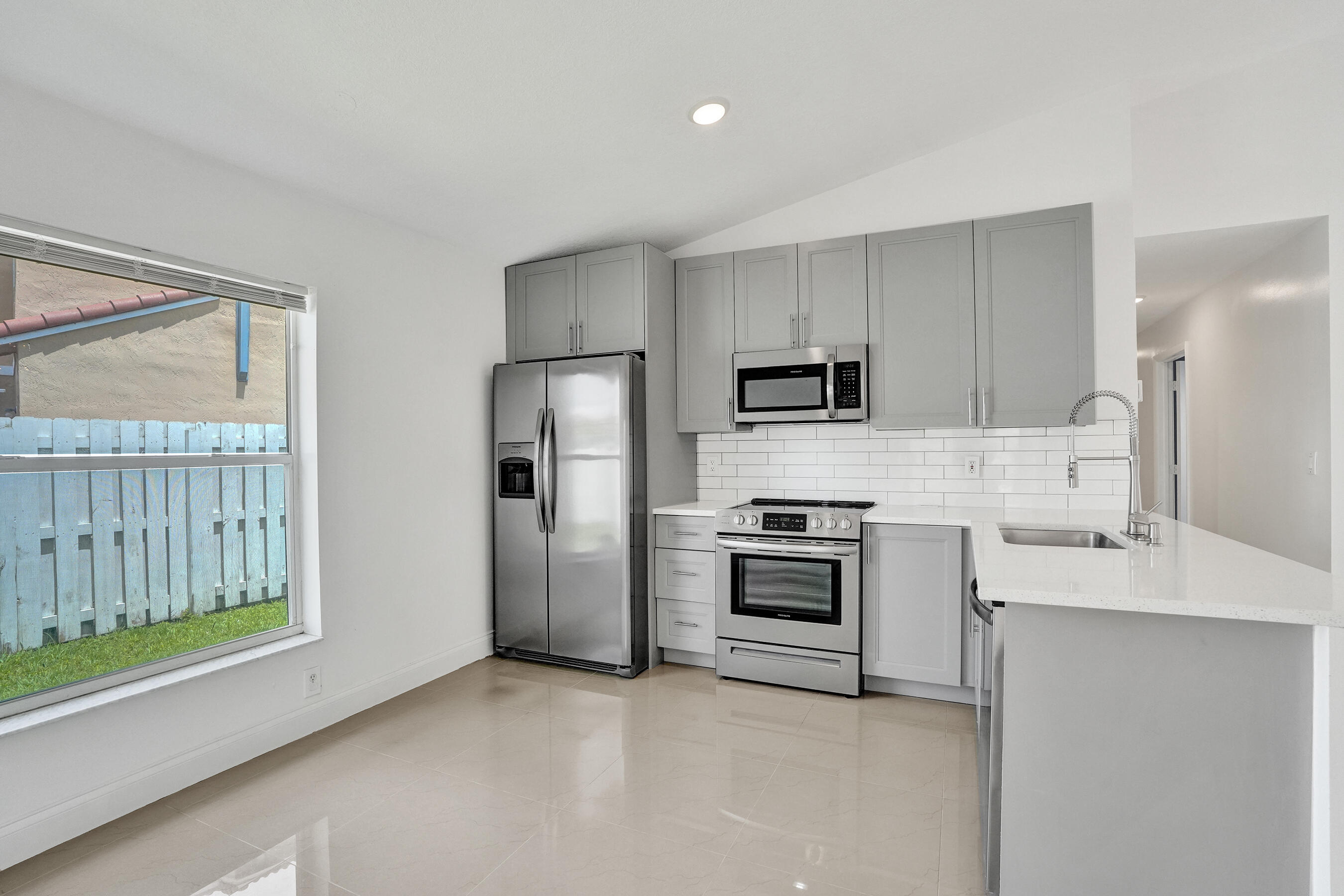 SILVER LAKES PHASE II REPLAT - Residential Lease