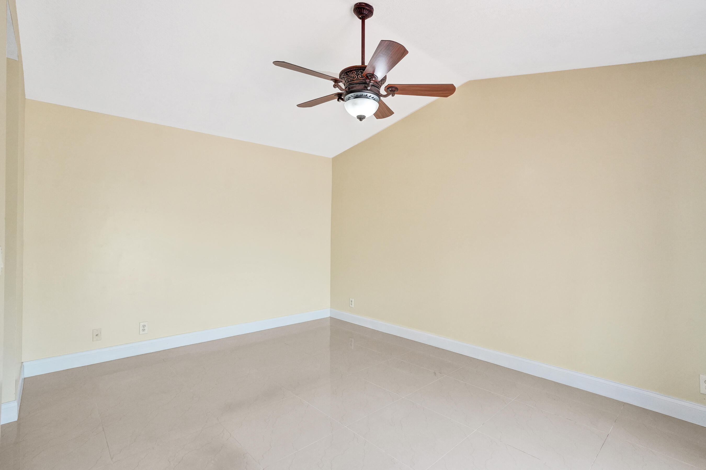 SILVER LAKES PHASE II REPLAT - Residential Lease