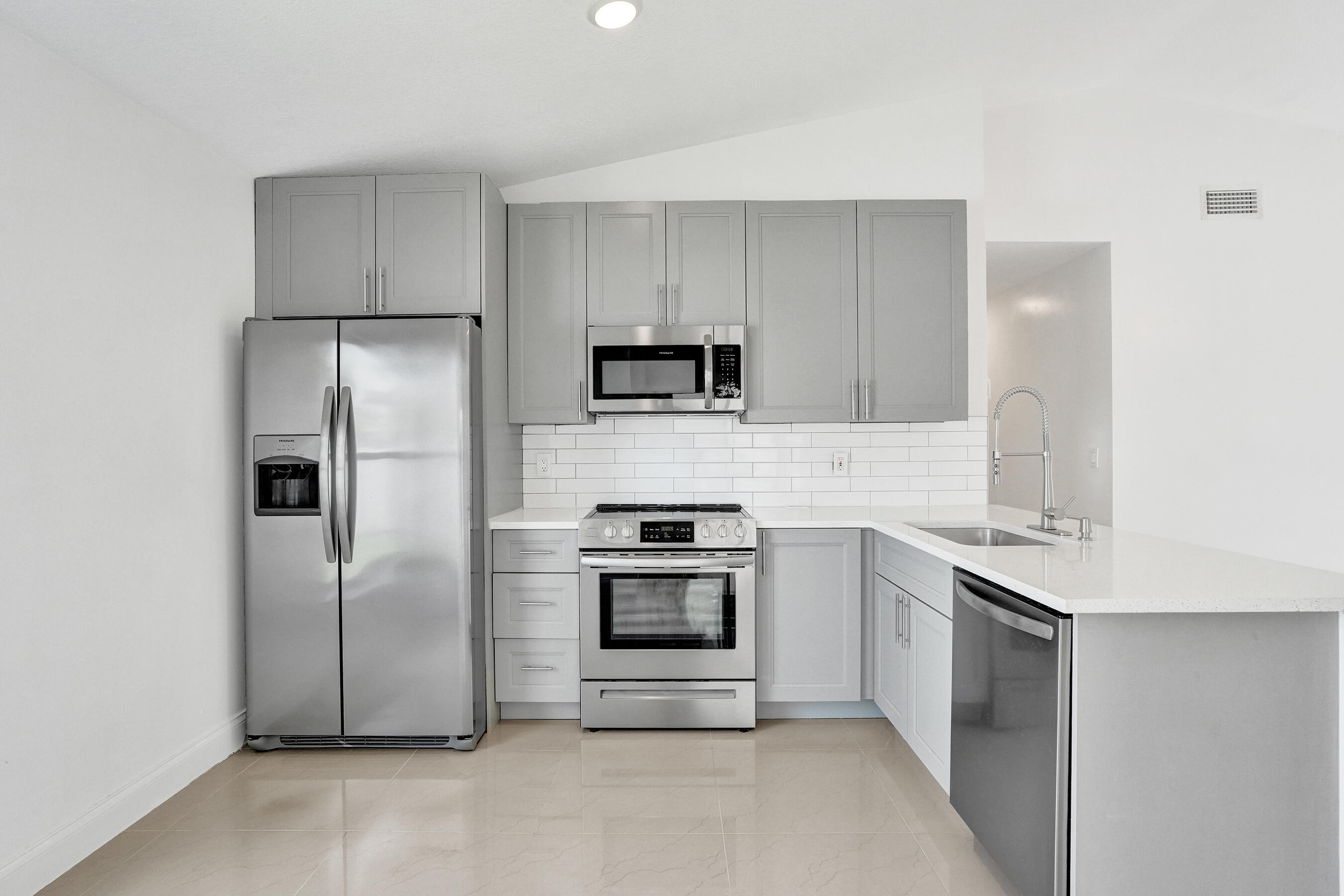 SILVER LAKES PHASE II REPLAT - Residential Lease