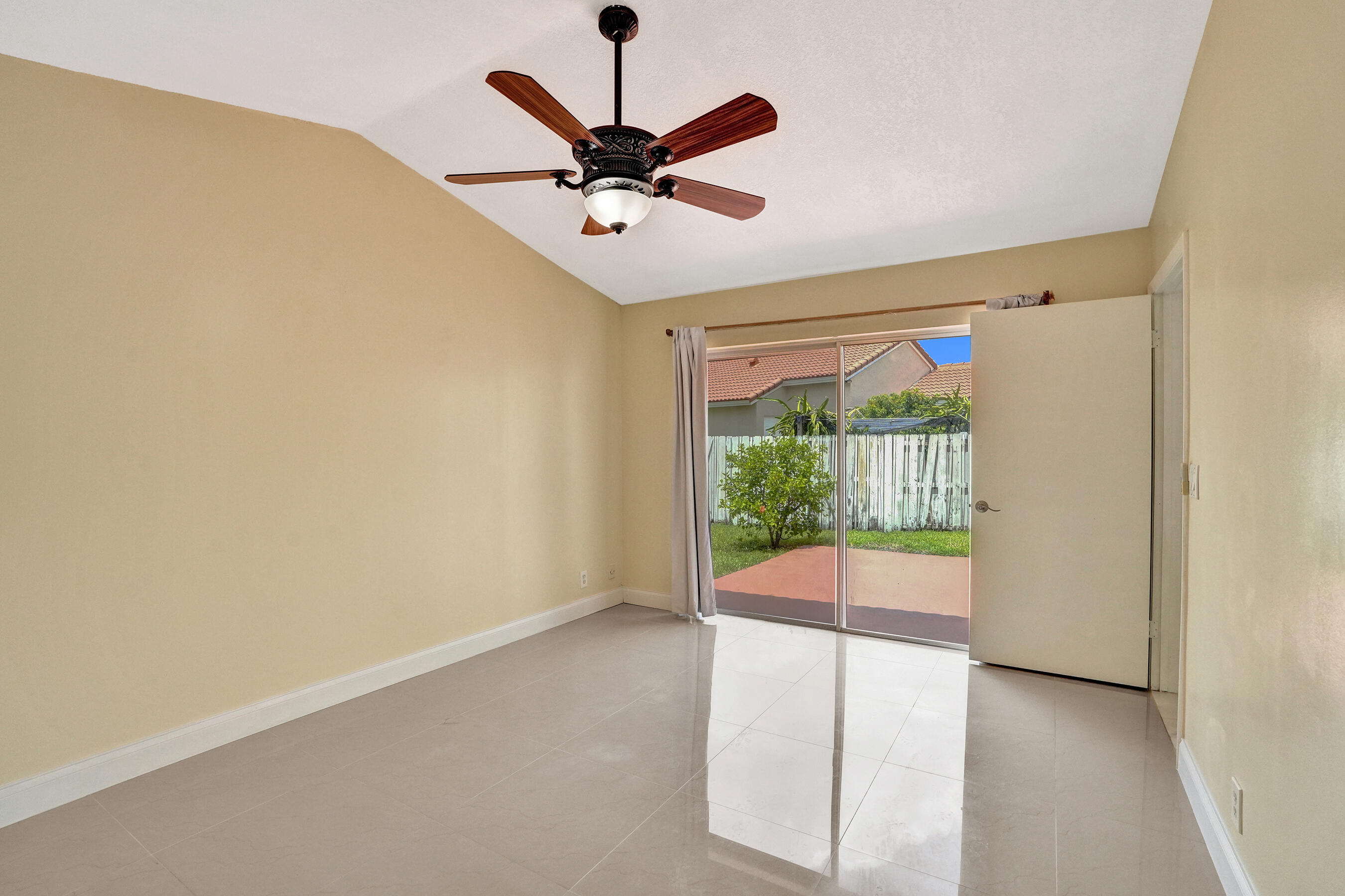 SILVER LAKES PHASE II REPLAT - Residential Lease