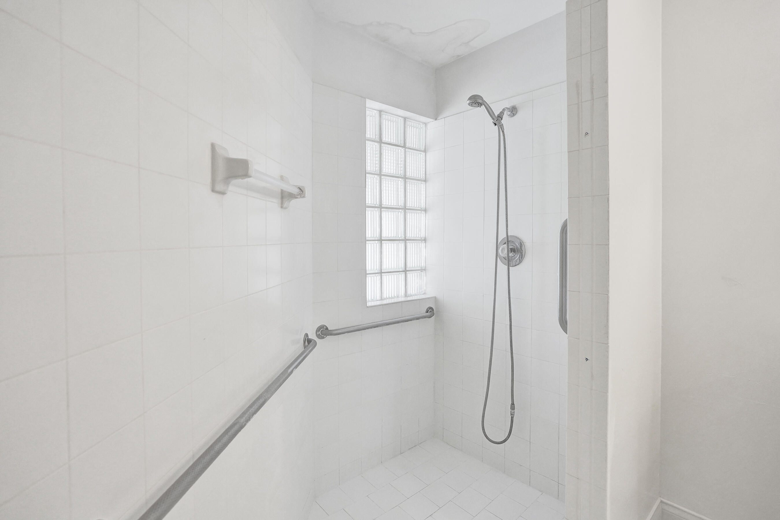 SILVER LAKES PHASE II REPLAT - Residential Lease