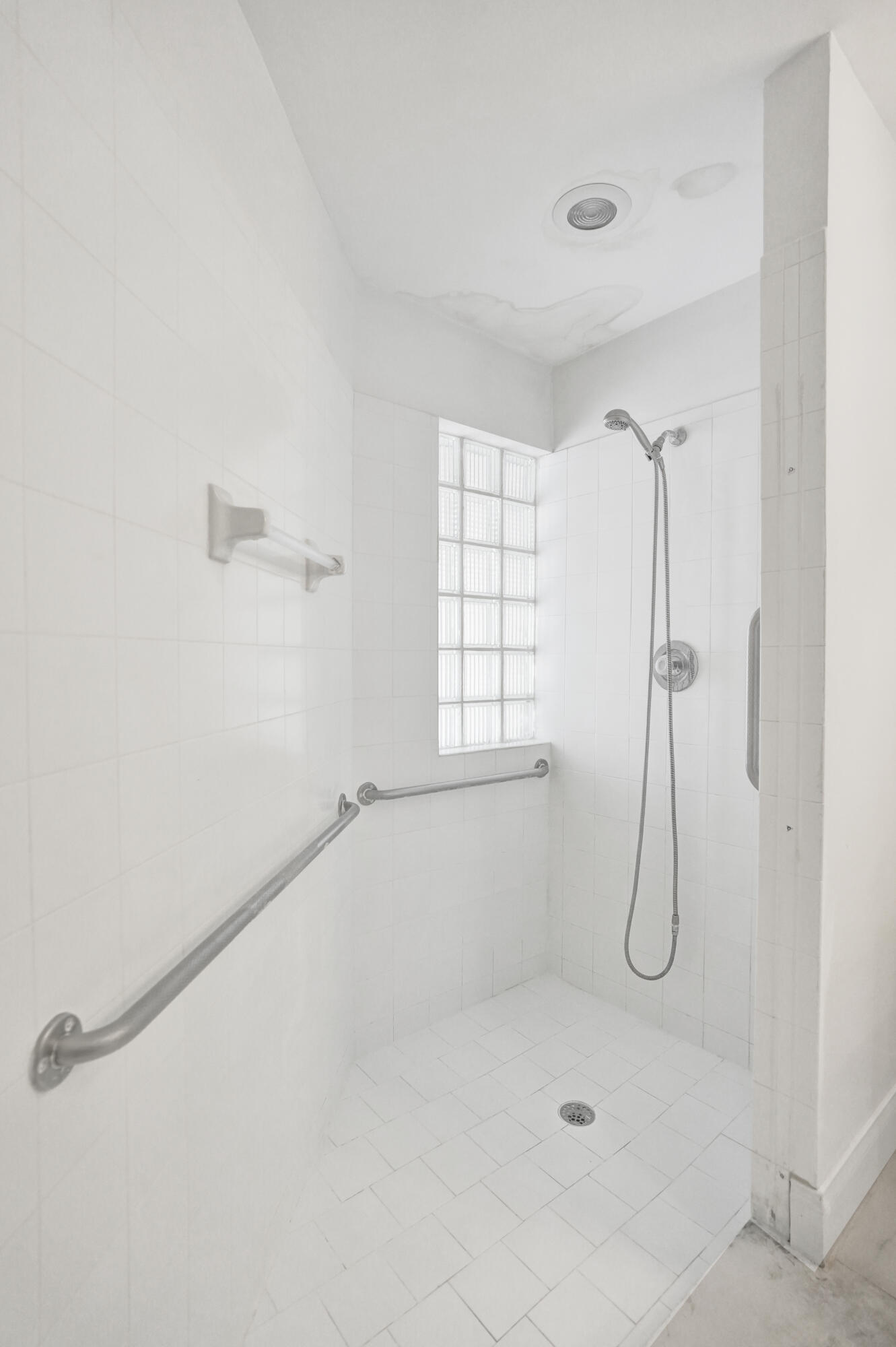 SILVER LAKES PHASE II REPLAT - Residential Lease