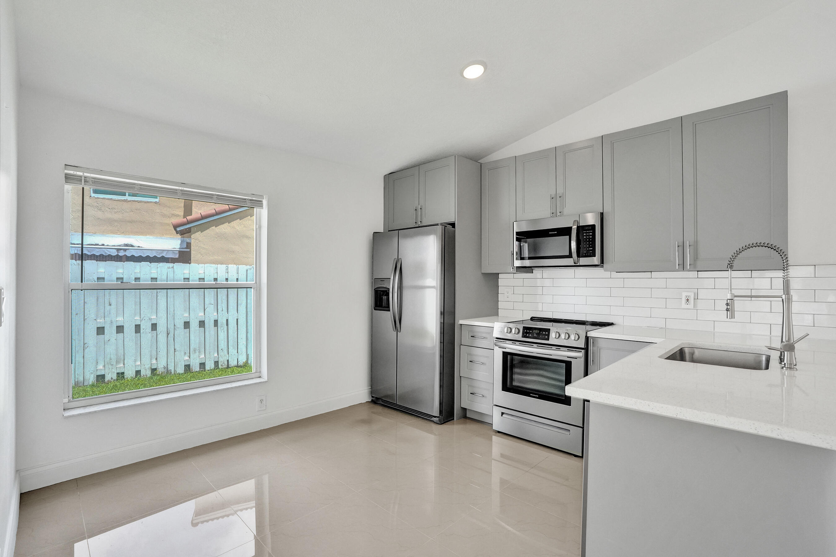 SILVER LAKES PHASE II REPLAT - Residential Lease