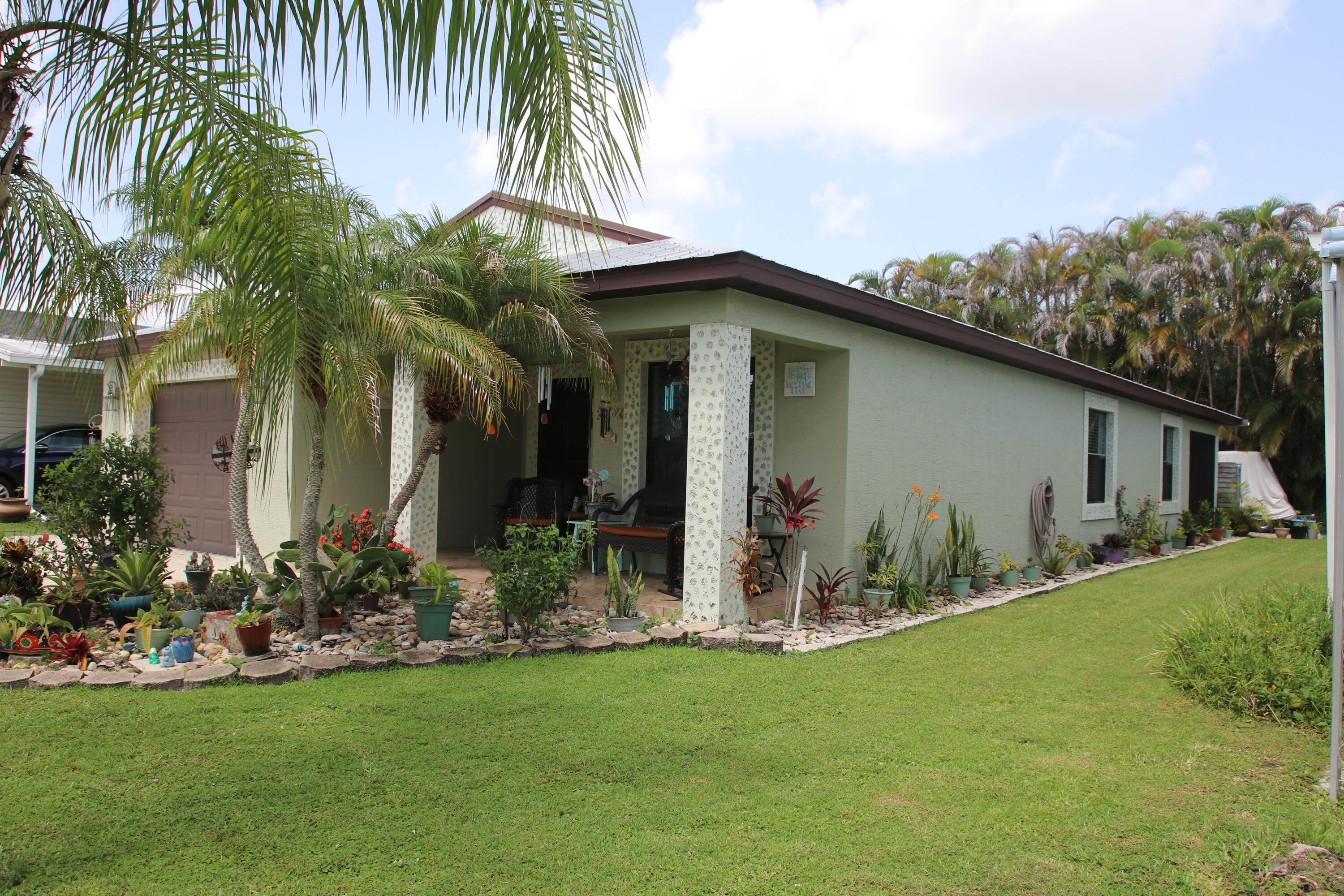 SPANISH LAKES ONE LEASEHOLD ESTATES - Residential