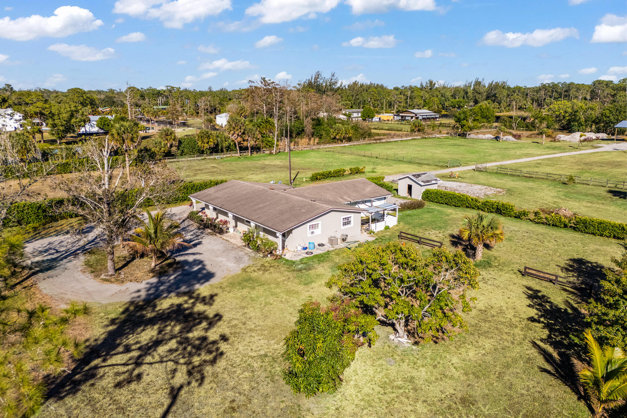 LOXAHATCHEE GROVES - Residential