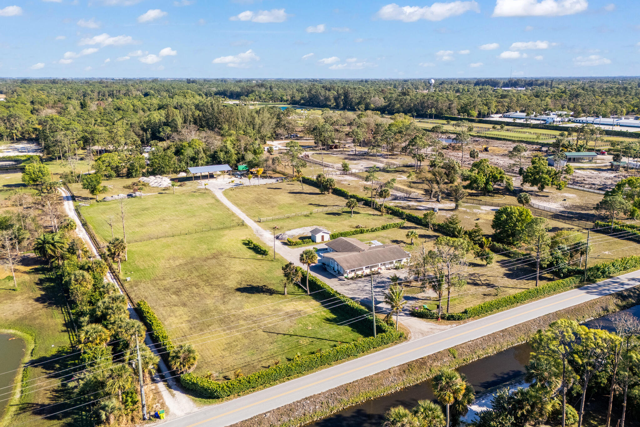 LOXAHATCHEE GROVES - Residential