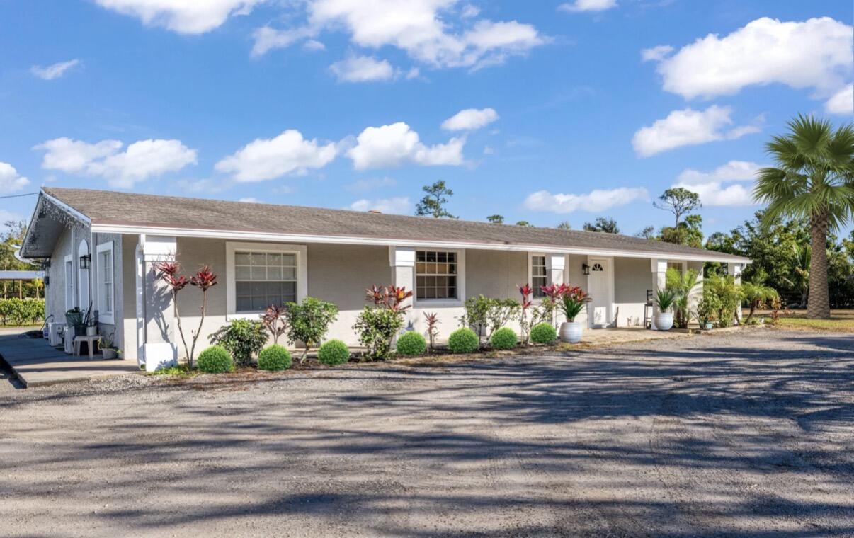 LOXAHATCHEE GROVES - Residential