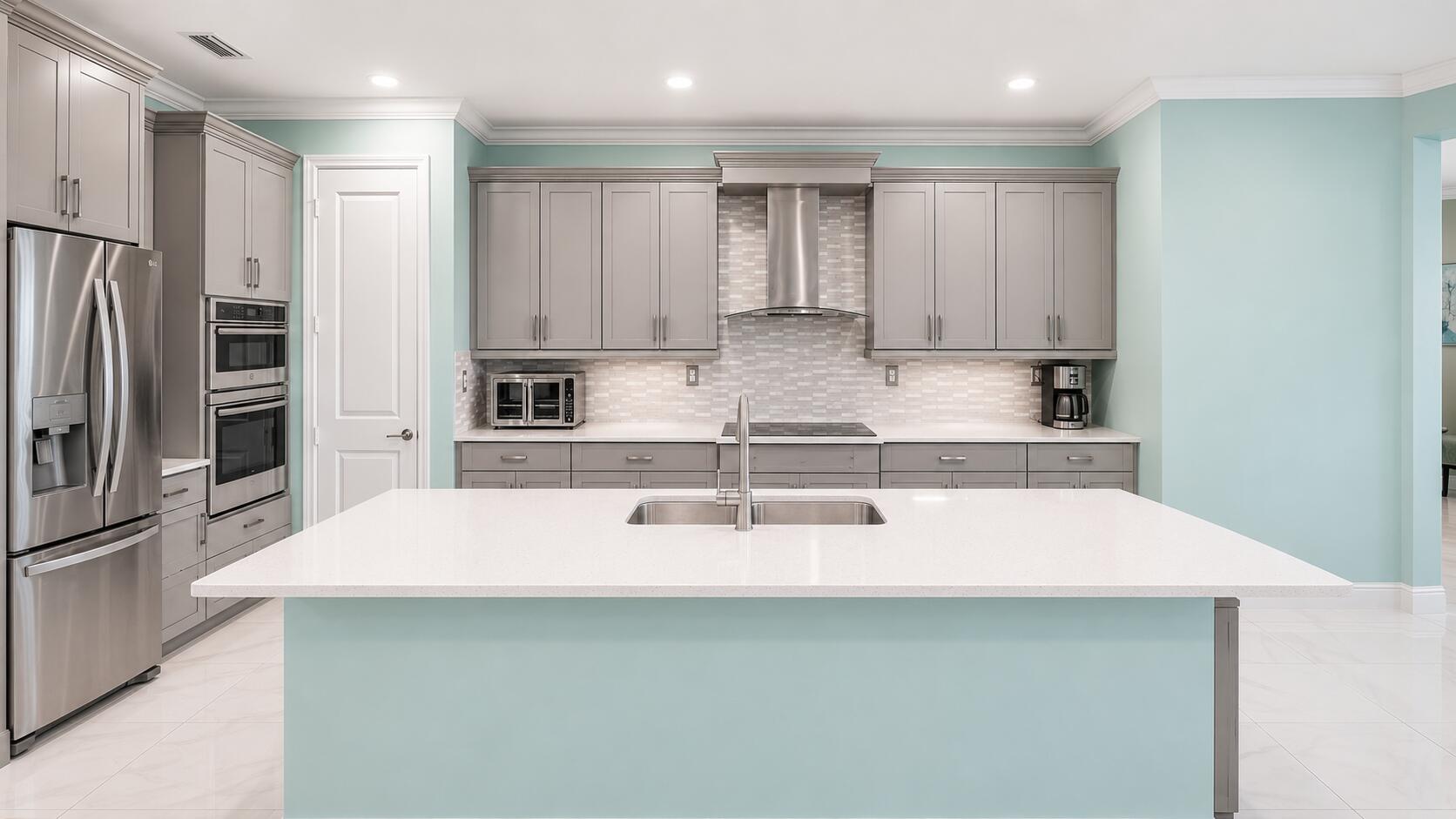 CRYSTAL LAKE 1ST SEC - Residential